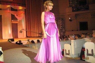 pokaz kolekcji sukienek szytych na miarę w studio mody Hanna Bieńkowska - PKiN 2005