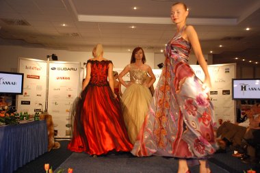 pokaz kolekcji sukni artystycznych Hanna Bieńkowska - Golf&Moda 2008